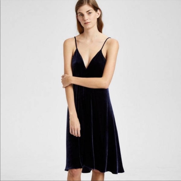 Theory Dresses & Skirts - HP🎉Theory Velvet Draped Dress Deep Navy SZ 4 NWT